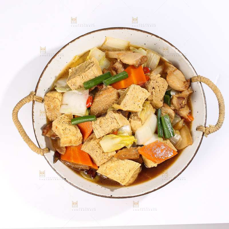 碗里的炖冻豆腐