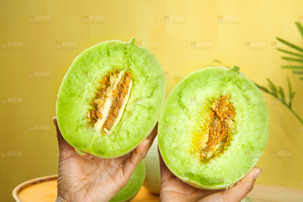 木底上的玉菇甜瓜