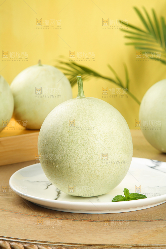 木底上的玉菇甜瓜