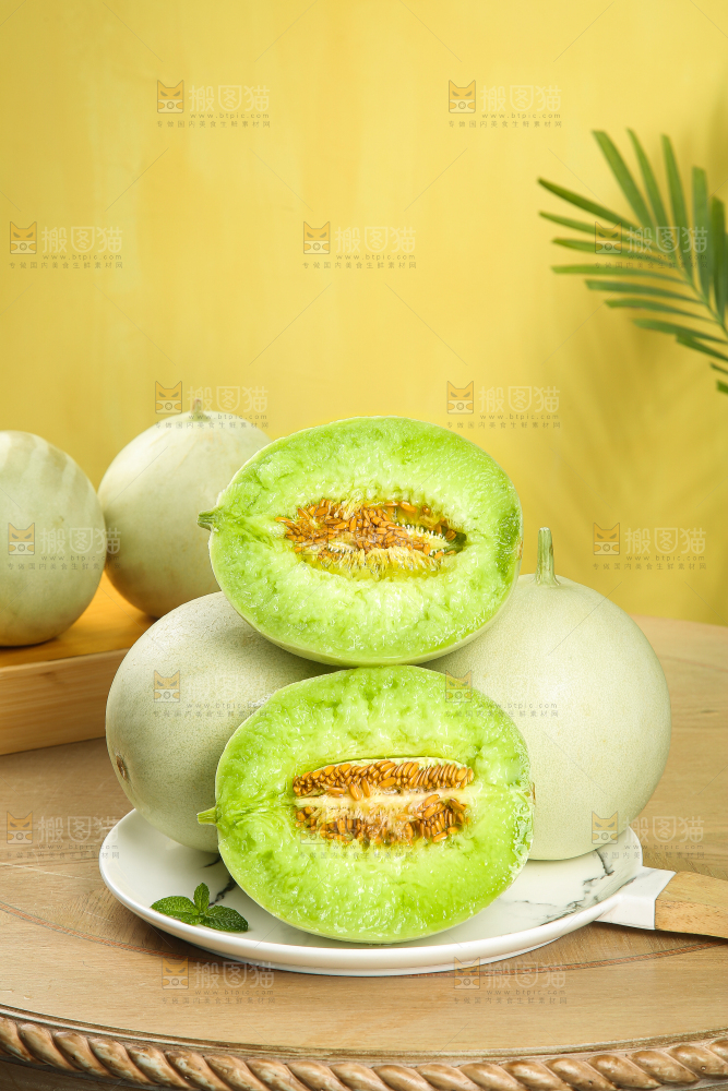 木底上的玉菇甜瓜