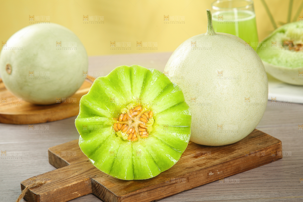 木底上的玉菇甜瓜