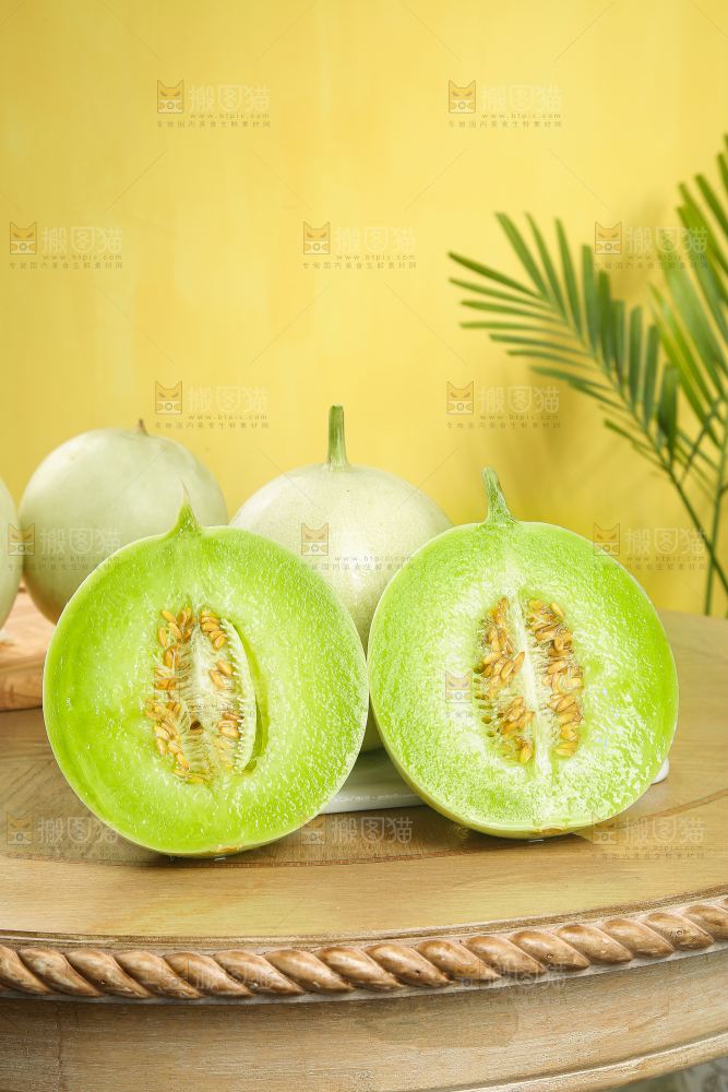 木底上的玉菇甜瓜