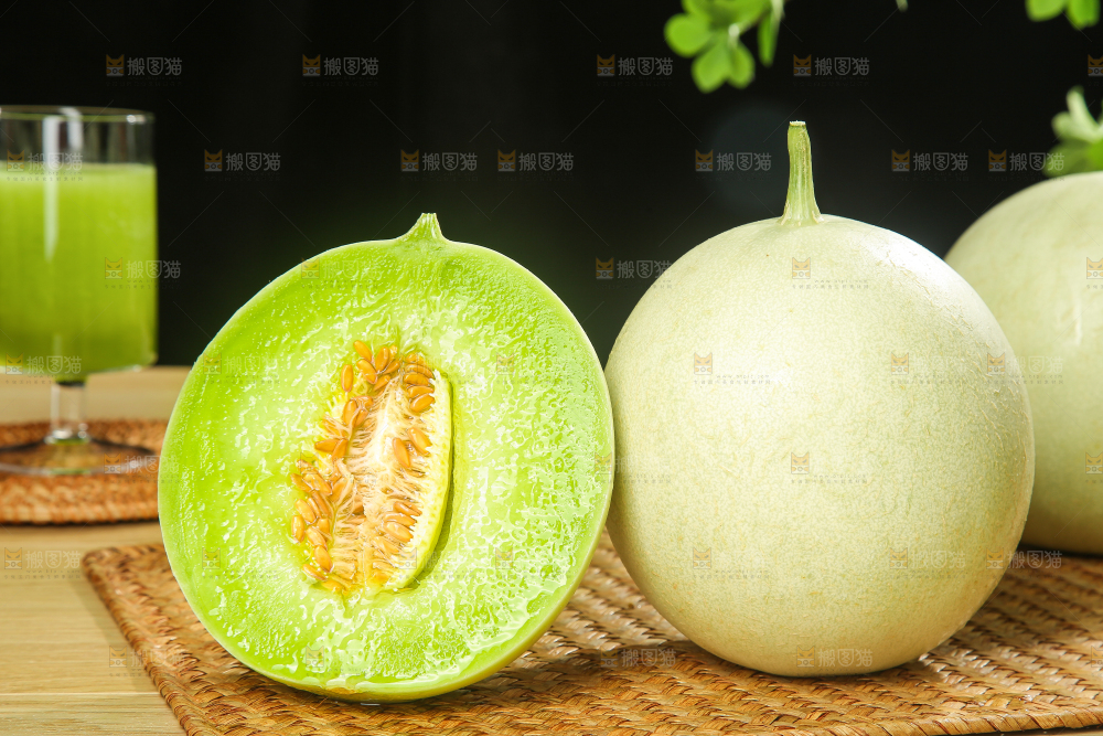 木底上的玉菇甜瓜
