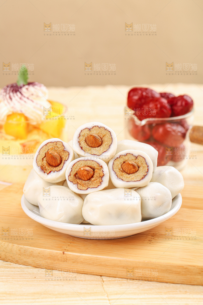 浅底上的夹心奶枣