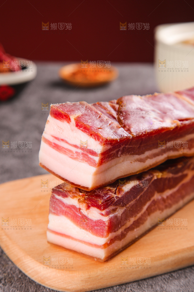 深底上的五花咸肉