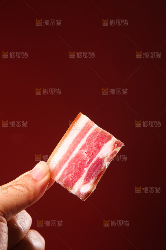深底上的五花咸肉