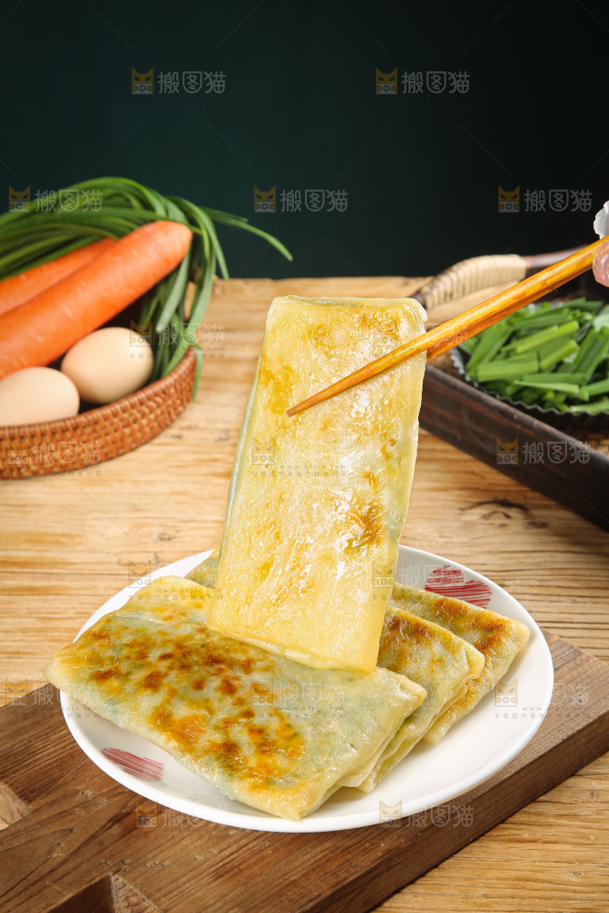 木底上的韭菜盒子
