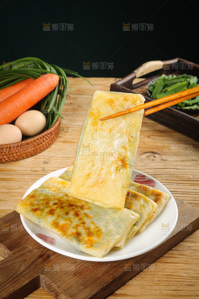 木底上的韭菜盒子