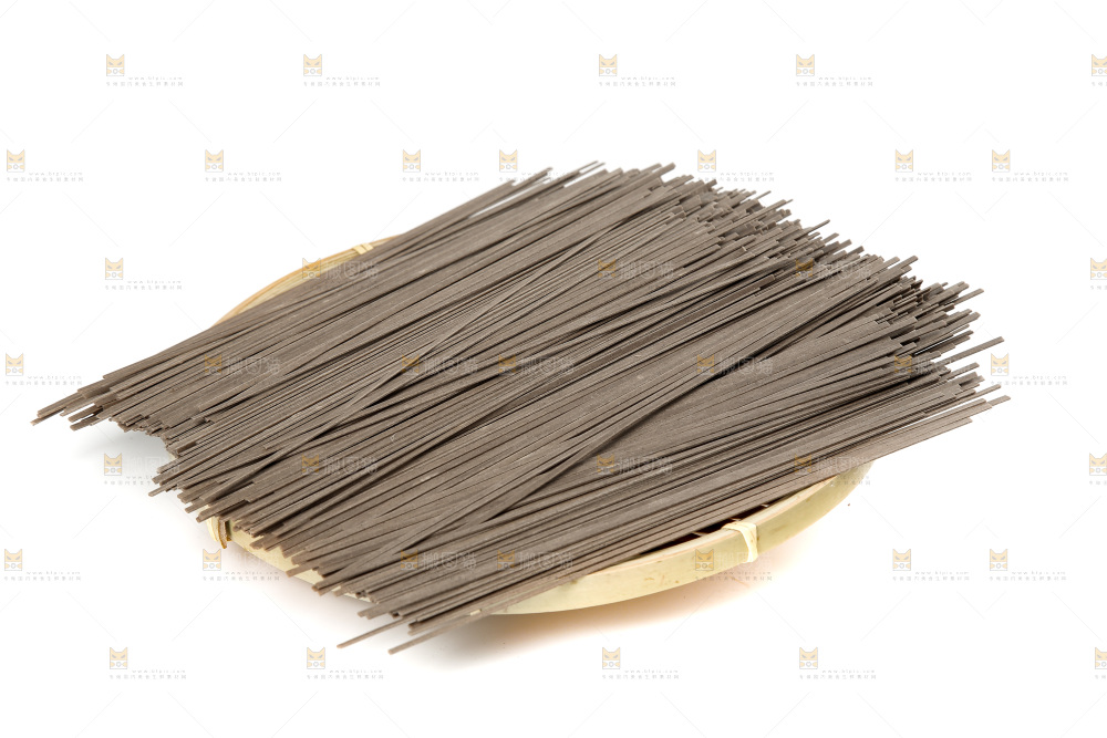 白底上的荞麦面