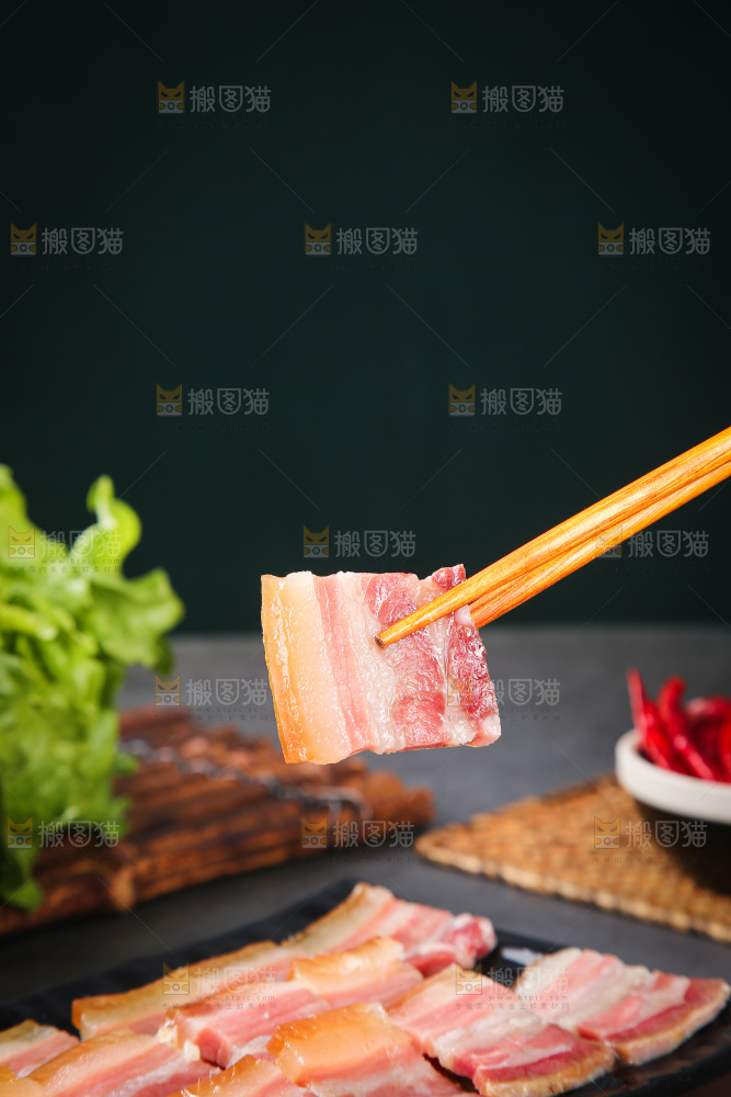 深底上的五花咸肉