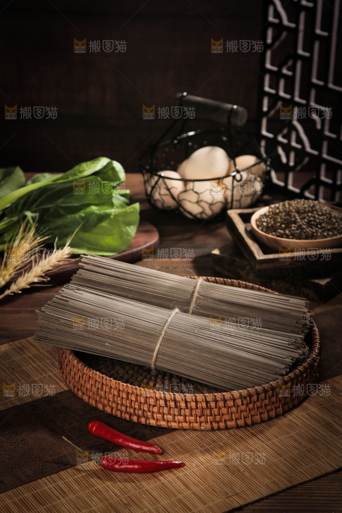深底上的荞麦面