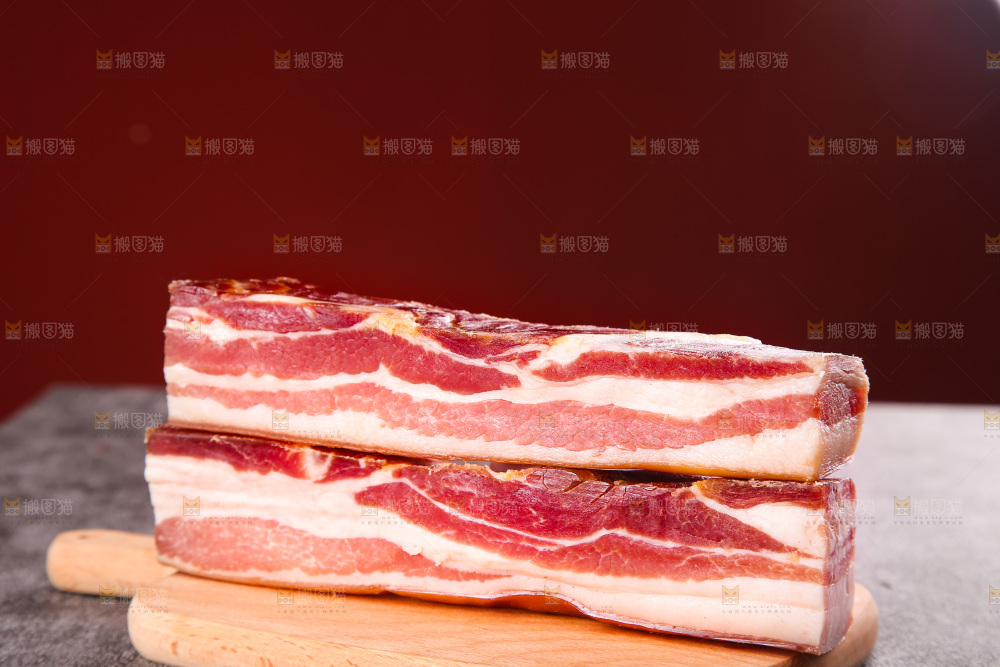 深底上的五花咸肉