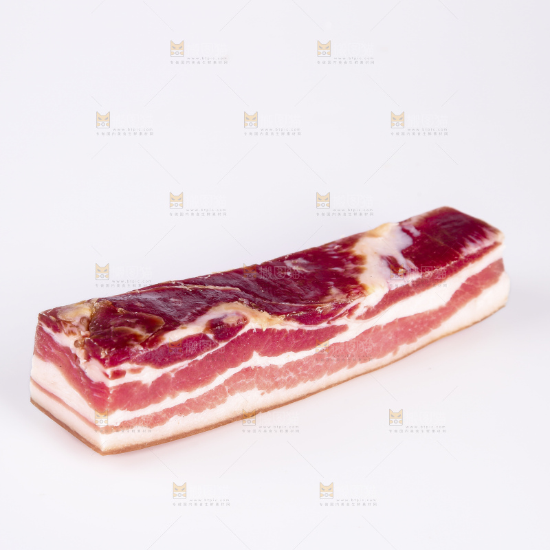 白底上的五花咸肉