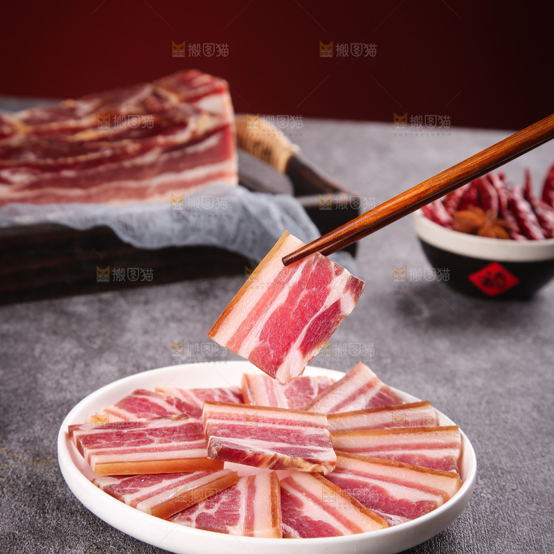 深底上的五花咸肉