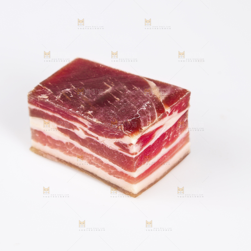 白底上的五花咸肉