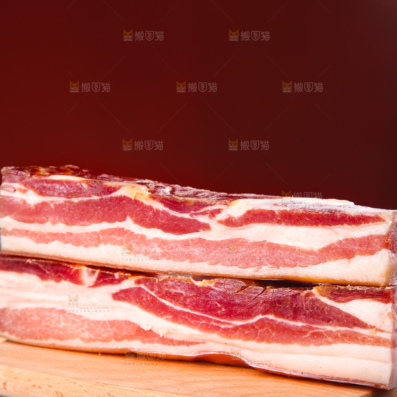 深底上的五花咸肉