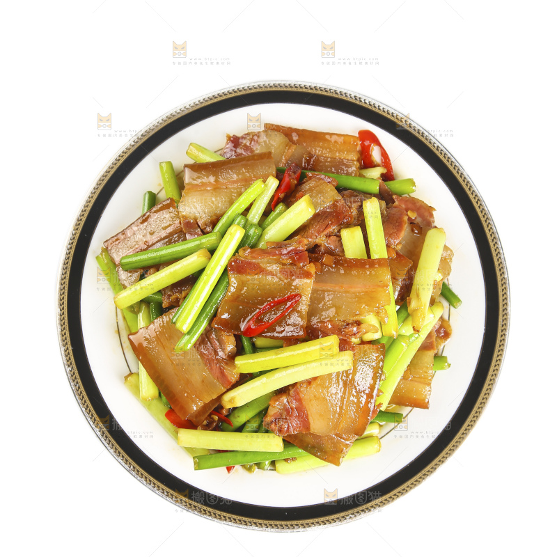 盘子里的蒜苔炒腊肉
