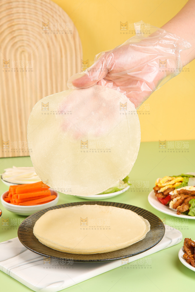 浅底上的卷饼