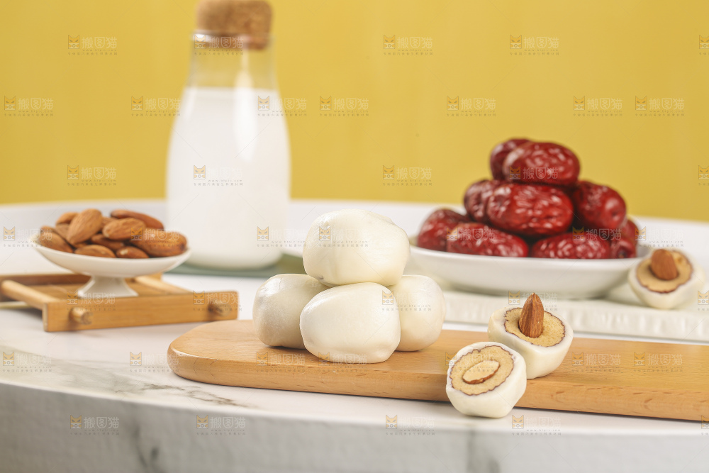浅底上的夹心奶枣