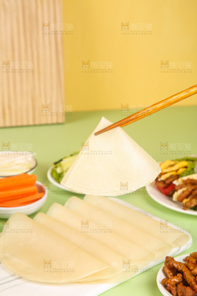 浅底上的卷饼