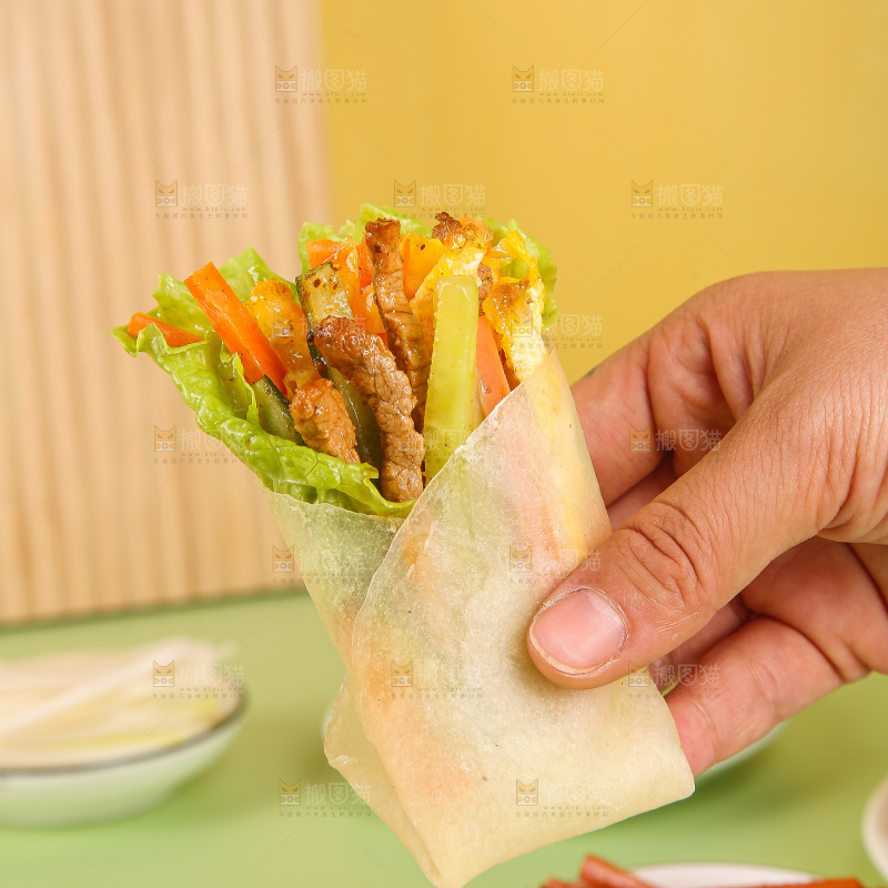 浅底上的卷饼