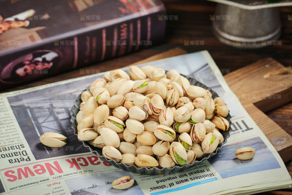深底上的开心果