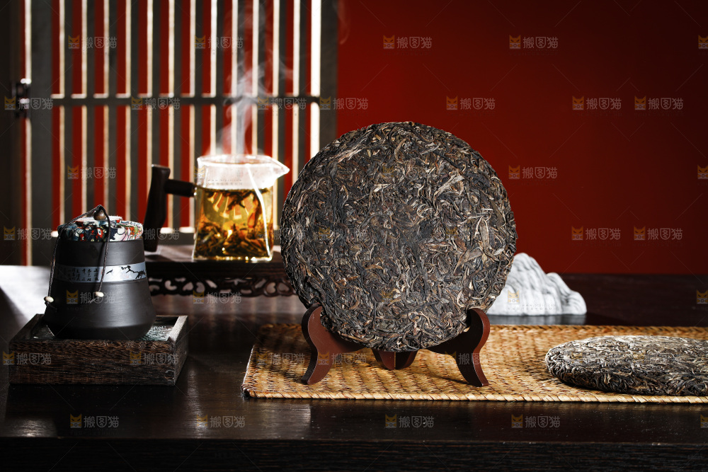 深底上的普洱茶