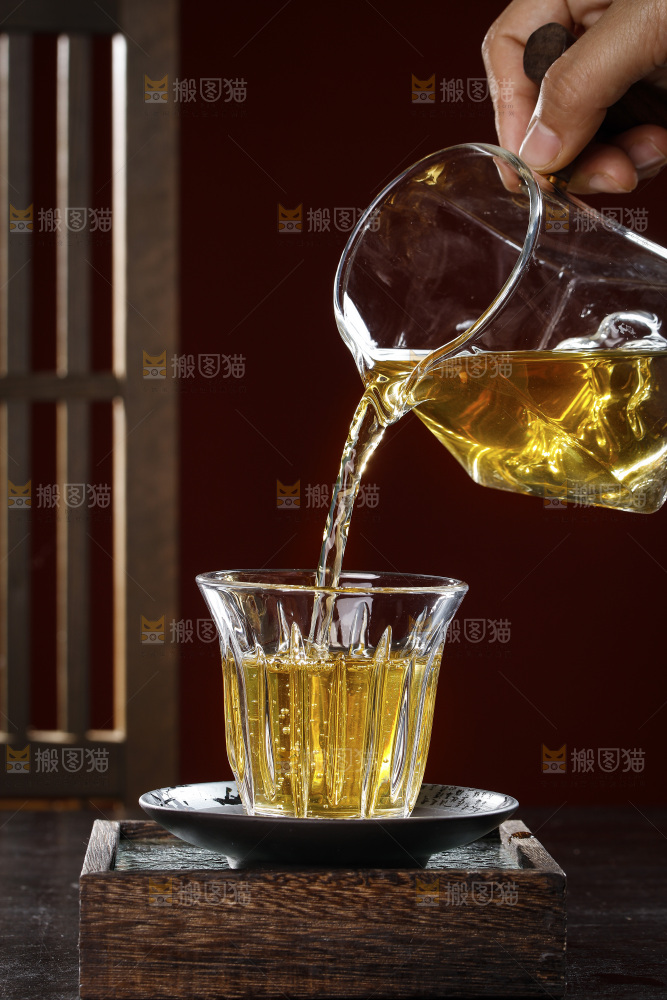 深底上的普洱茶