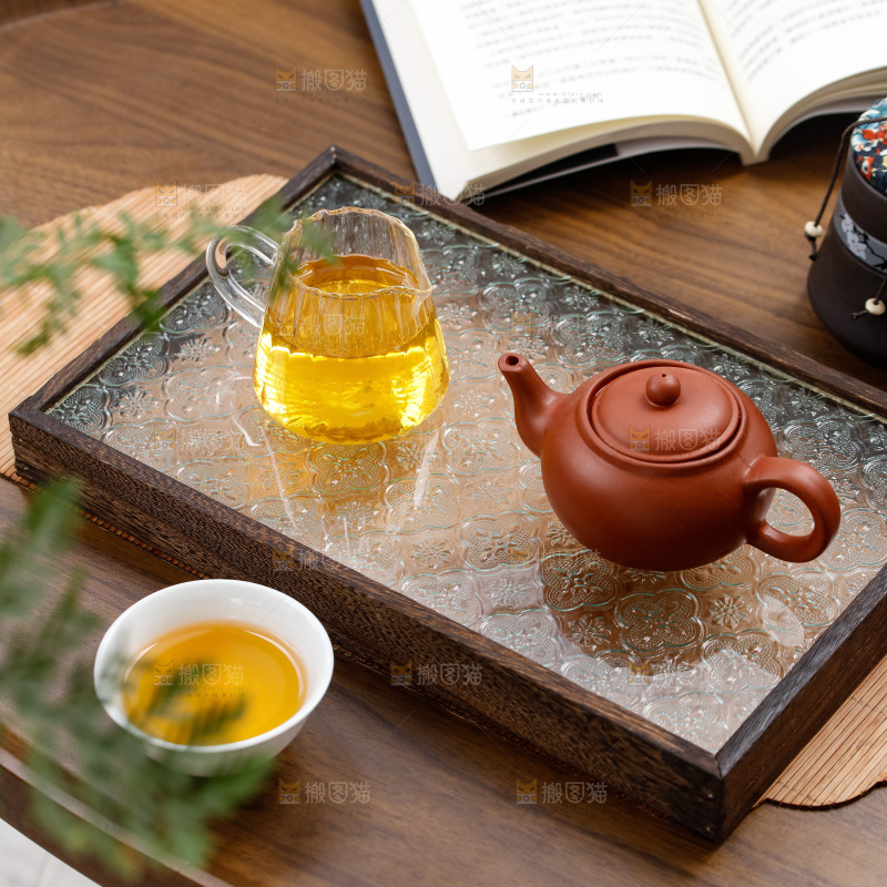 深底上的普洱茶