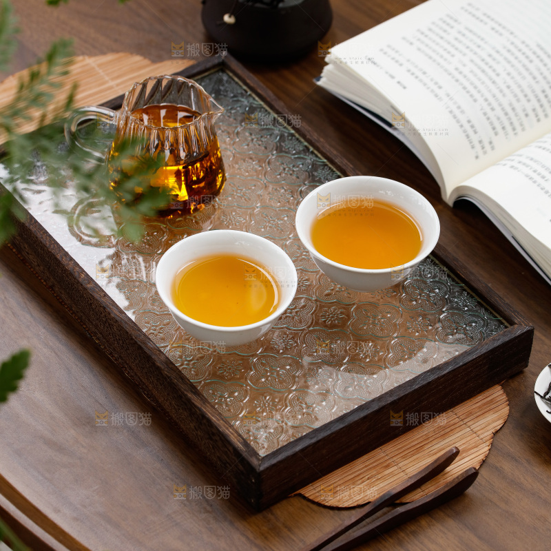 深底上的普洱茶