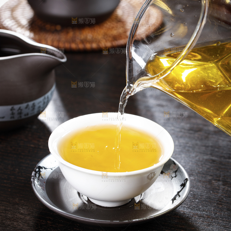 深底上的普洱茶