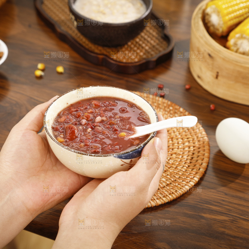 深底上的红豆粥