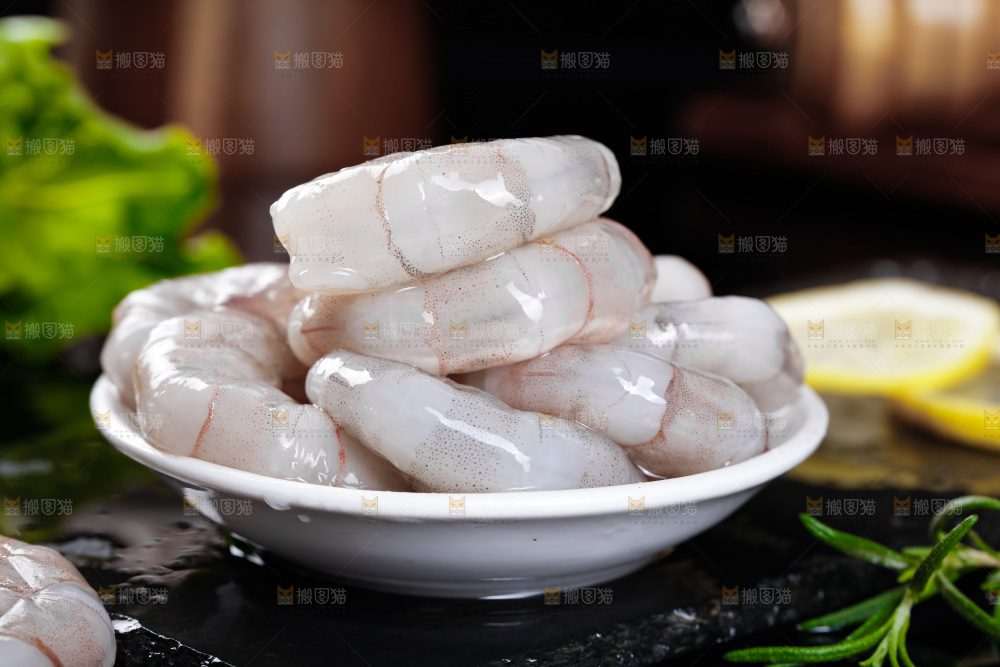 深底上的青虾仁
