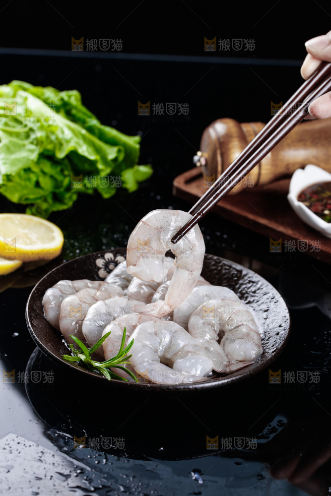 深底上的青虾仁