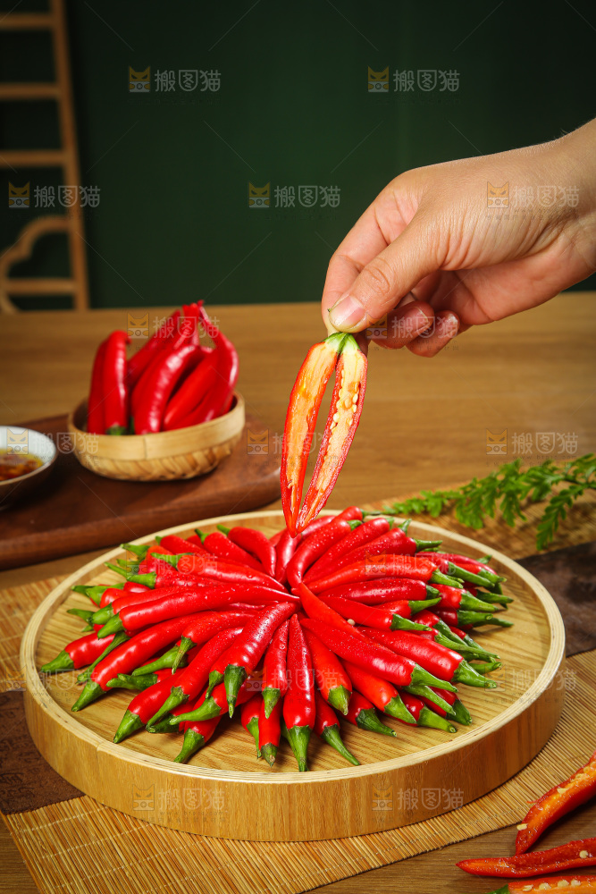 深底上的农家小米辣