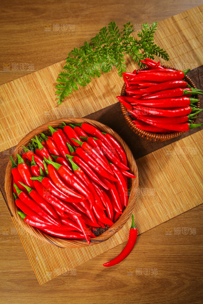 木底上的小米辣