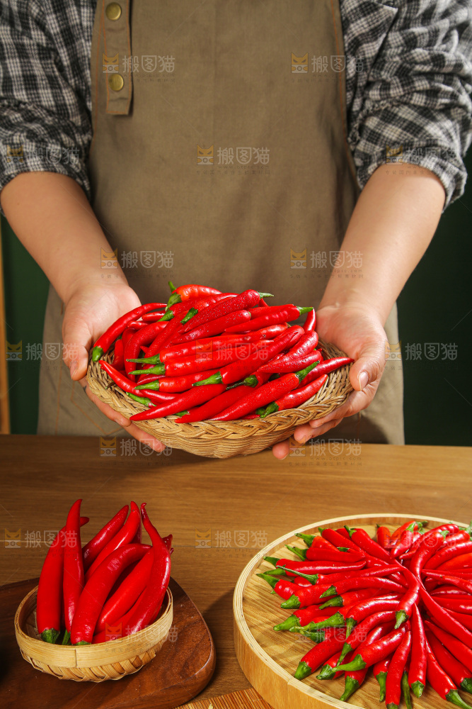 深底上的农家小米辣