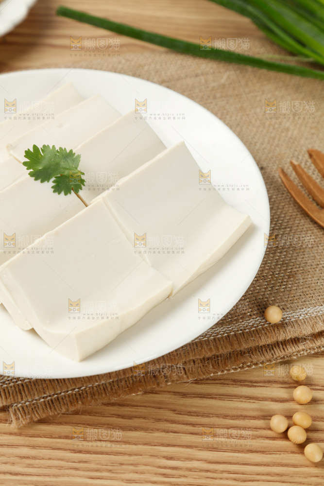 木底上的嫩豆腐