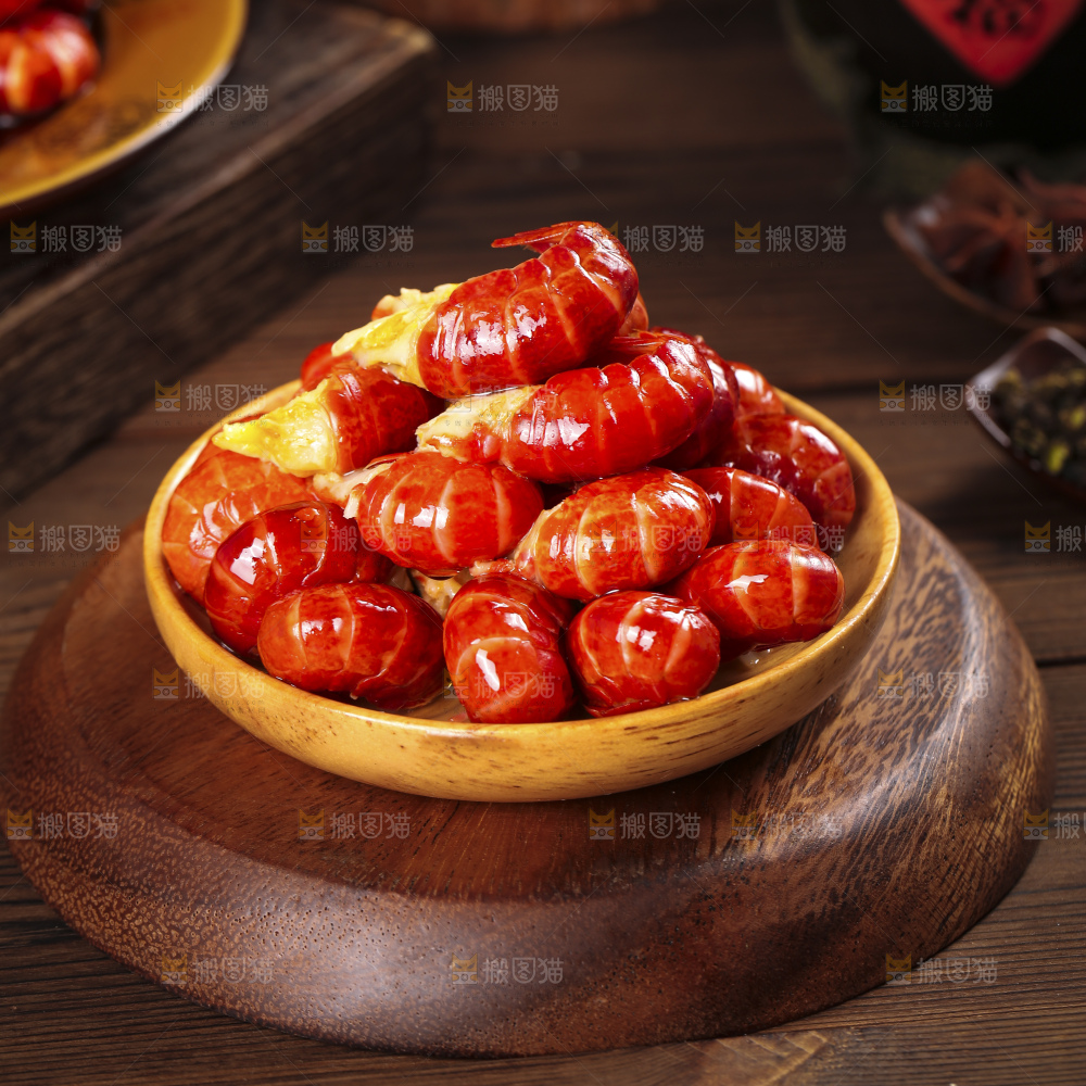深底上的龙虾尾