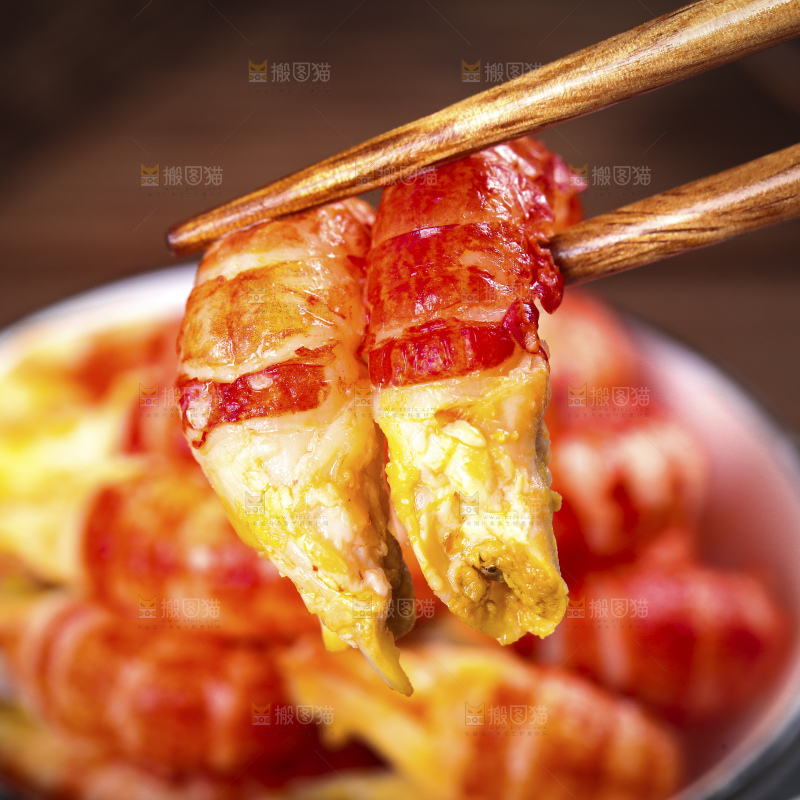 深底上的龙虾尾