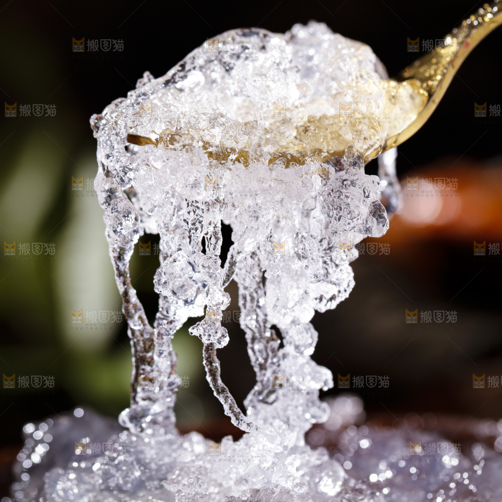 深底上的雪燕