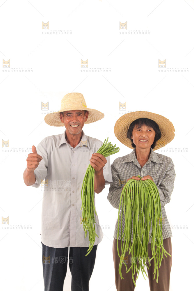 手里拿着长豇豆