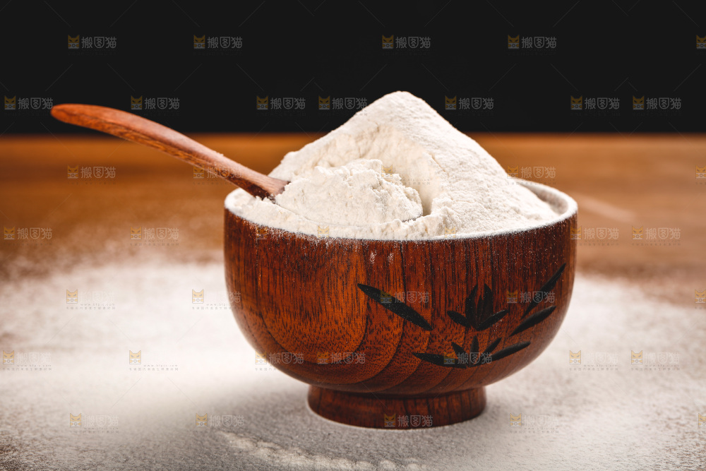 深底上的面粉