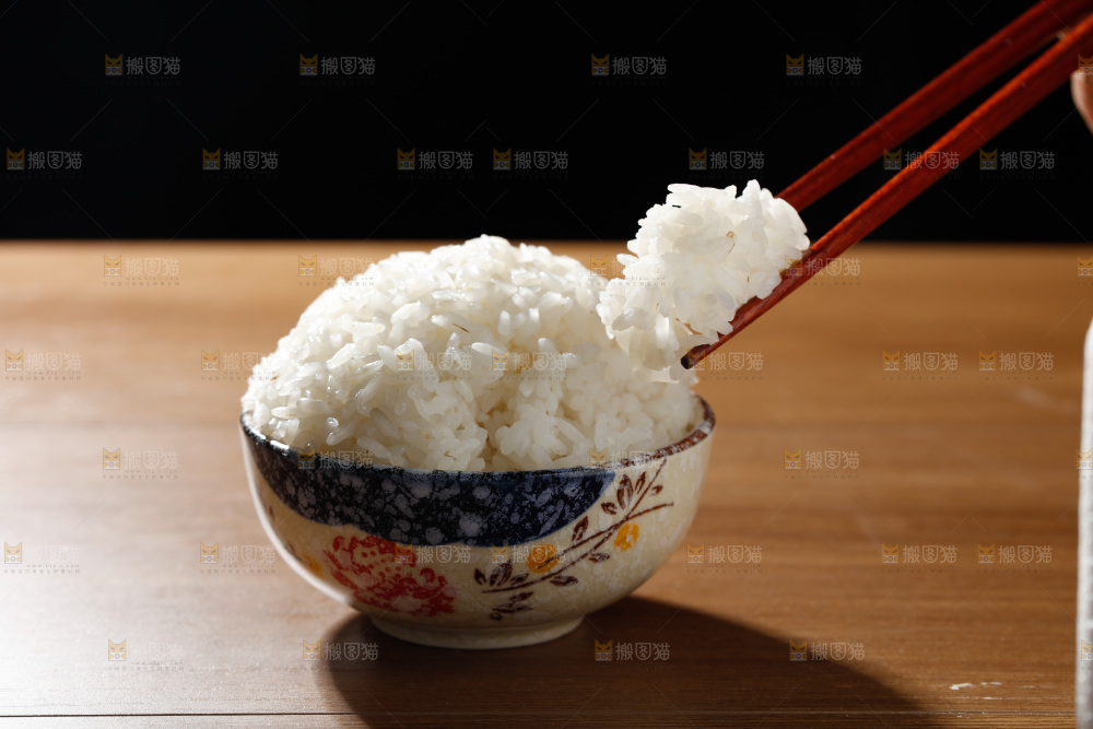 深底上的五常大米