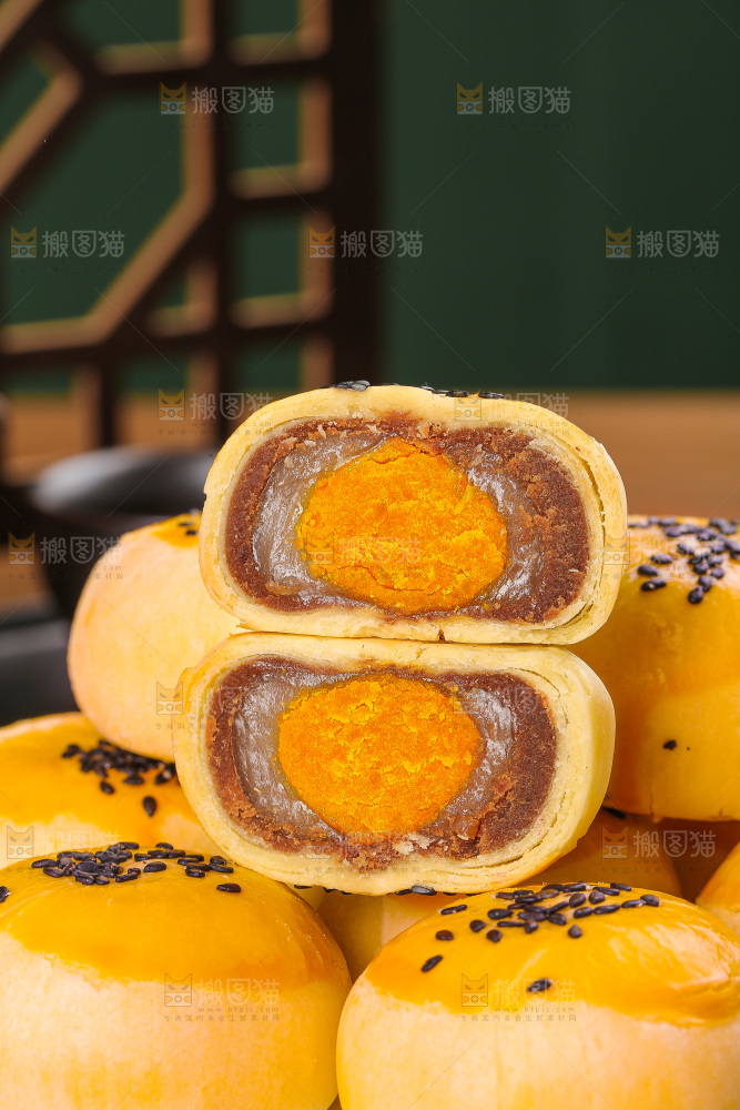 深底上的蛋黄酥