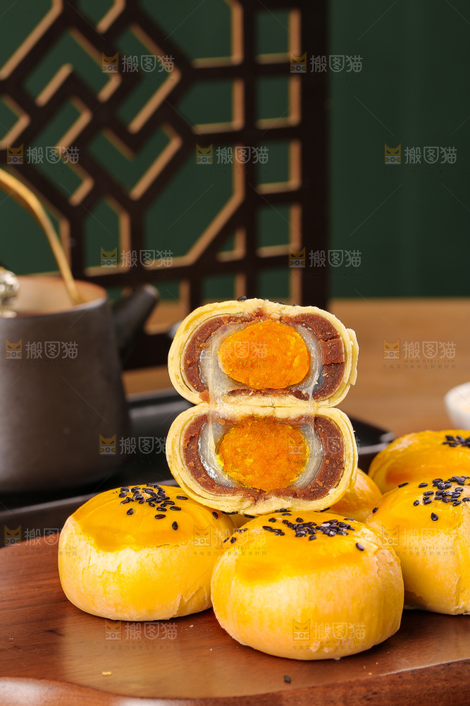 深底上的蛋黄酥