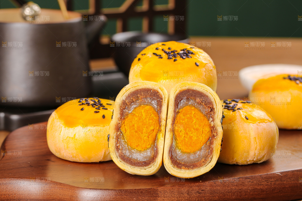 深底上的蛋黄酥