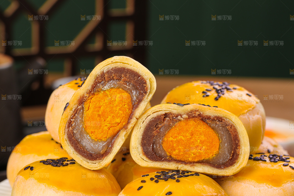 深底上的蛋黄酥