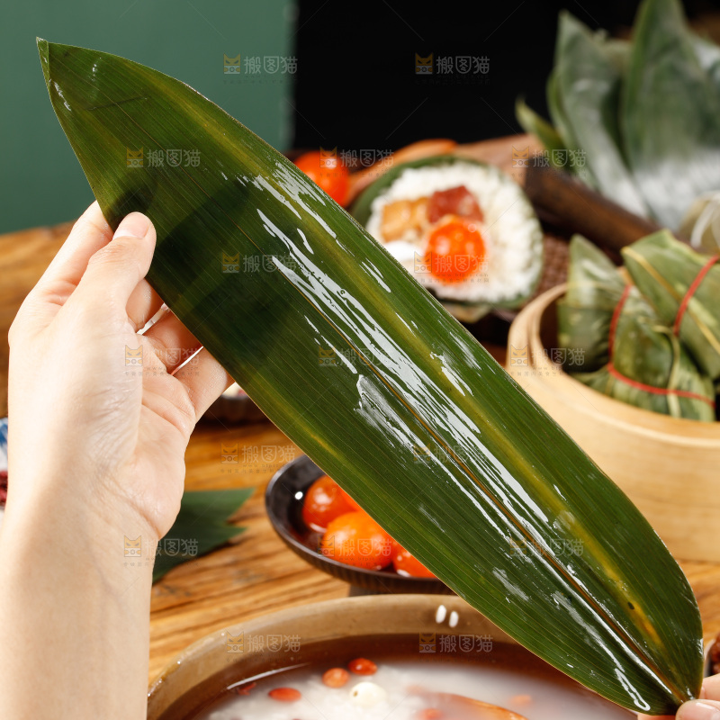 深底上的粽子制作