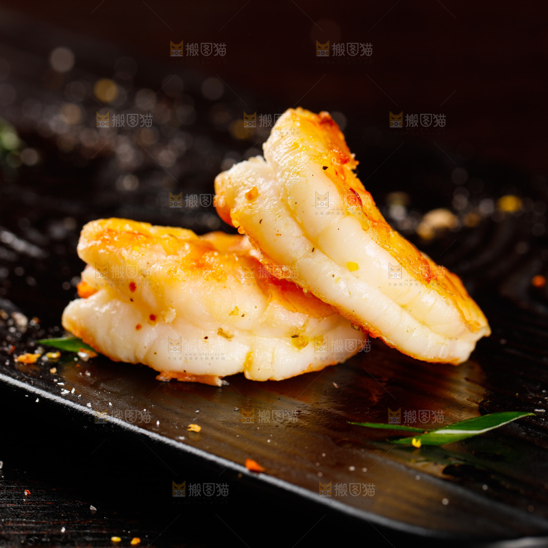 深底上的椒盐虾仁